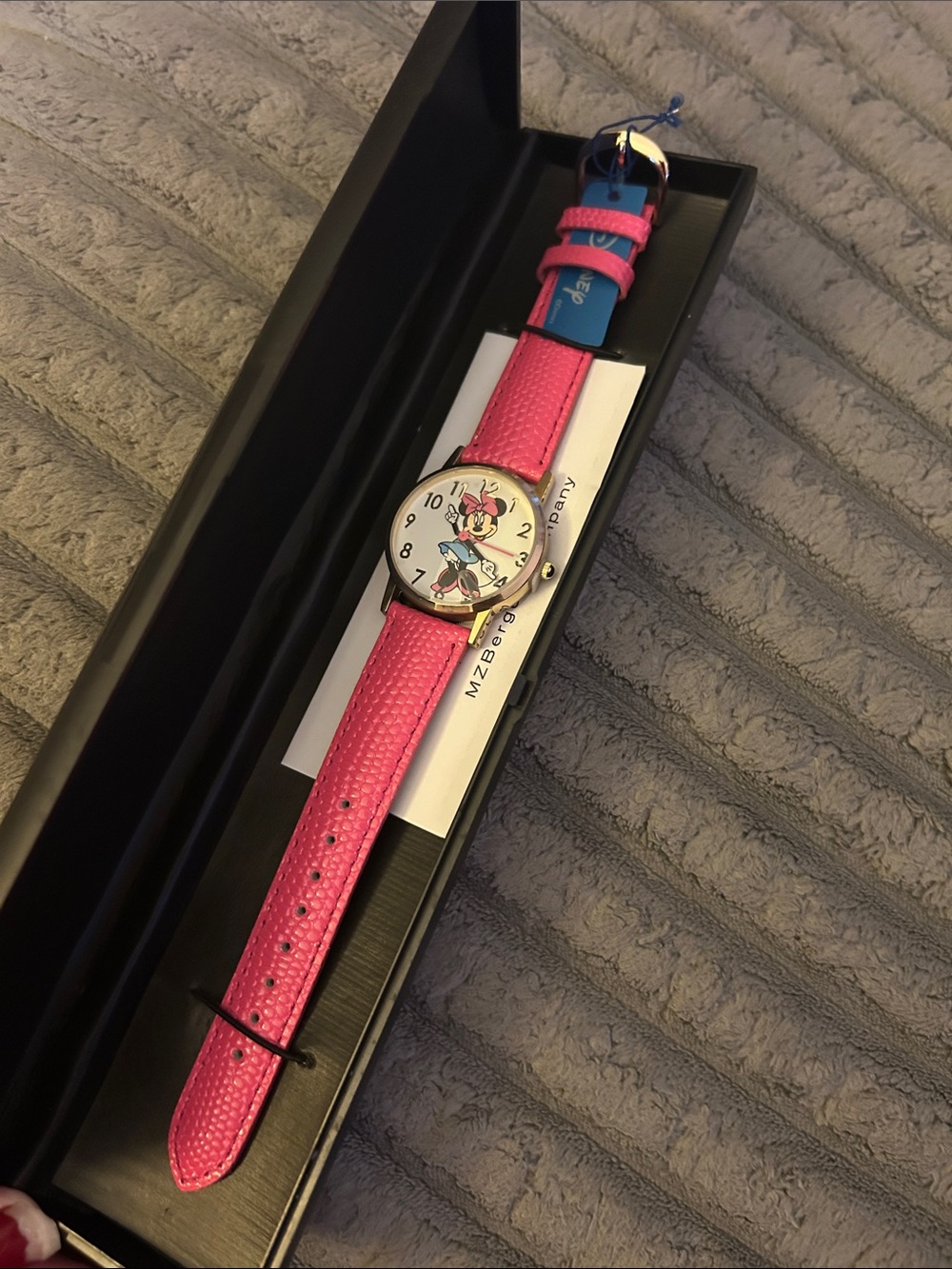 Disney Minnie Mouse M.Z. Berger Analog Quartz Watch Pink Leather Strap 9” Long